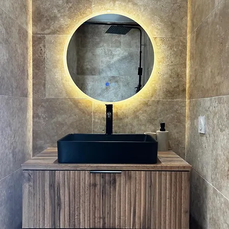Qu4tre, Jacuzzi, Citadelle Apartment *