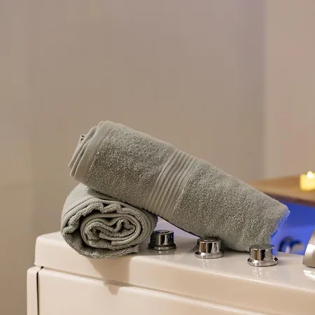 Qu4tre, Jacuzzi, Citadelle Apartment